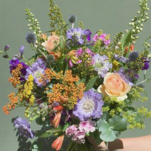 Handful-bunch-flowers-mix-2-300x300 19. Oktober 2022
